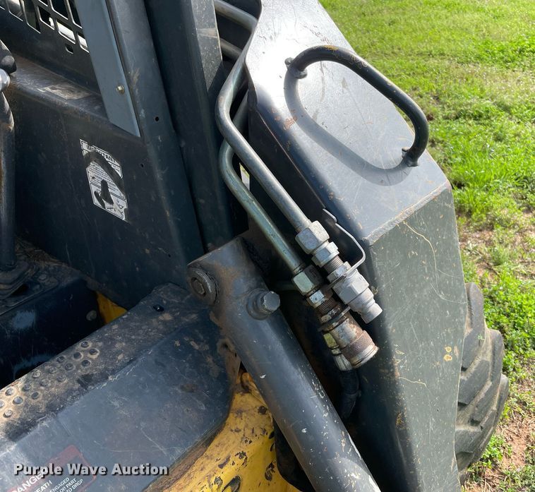 image for item MR9052 2010 New Holland L180  skid steer loader