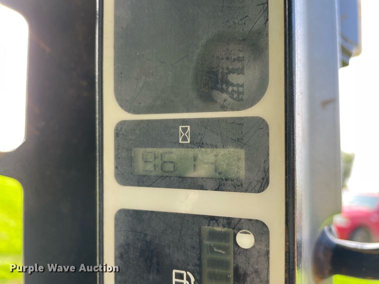 image for item MR9052 2010 New Holland L180  skid steer loader