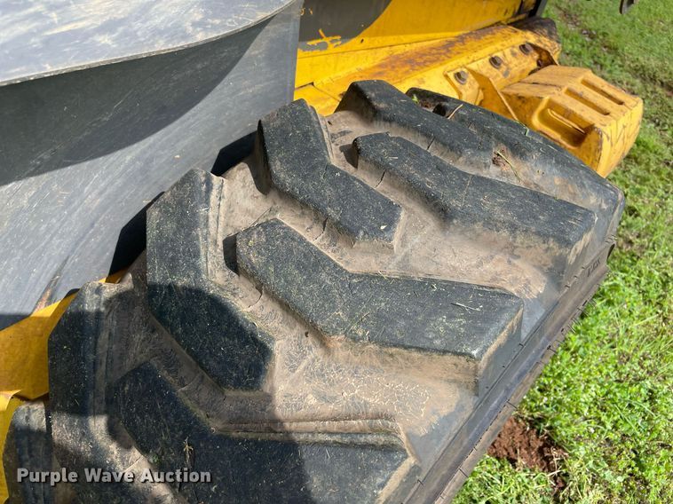 image for item MR9052 2010 New Holland L180  skid steer loader