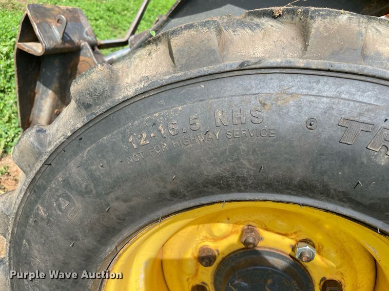 image for item MR9052 2010 New Holland L180  skid steer loader