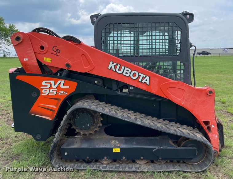 image for item MR9064 Kubota SVL95-2S  tracked skid steer loader