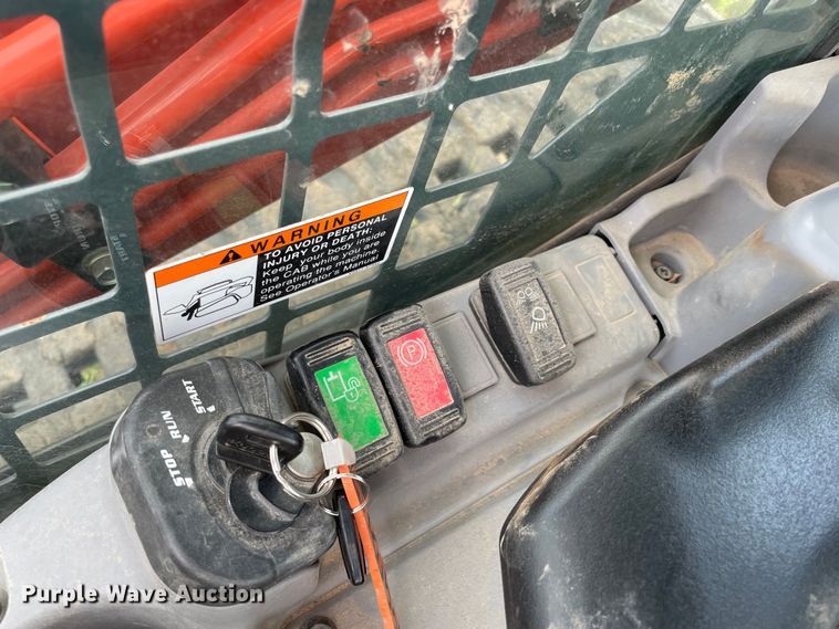 image for item MR9064 Kubota SVL95-2S  tracked skid steer loader