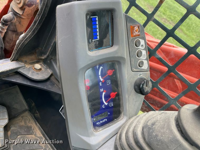 image for item MR9064 Kubota SVL95-2S  tracked skid steer loader