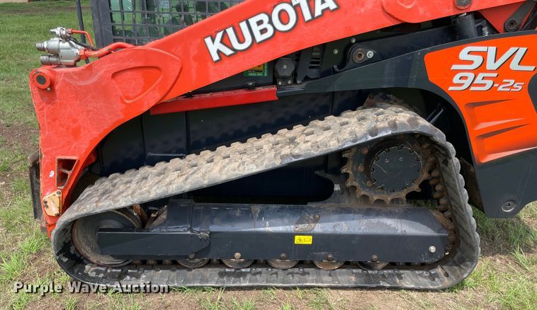 image for item MR9064 Kubota SVL95-2S  tracked skid steer loader