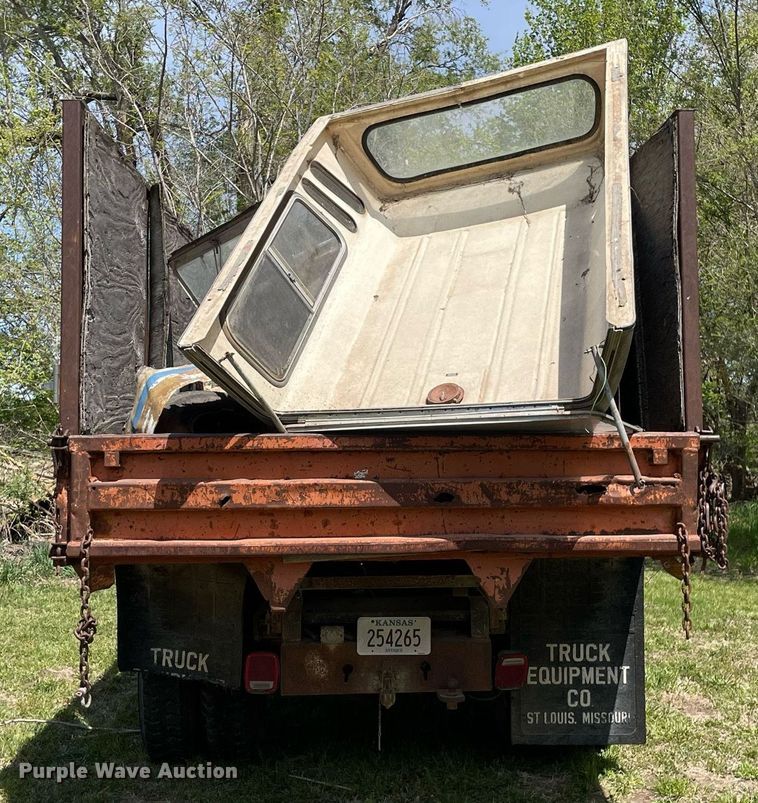 image for item MS9751 1982 Chevrolet C60  dump truck