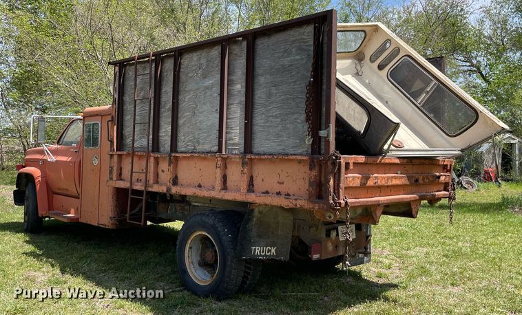 image for item MS9751 1982 Chevrolet C60  dump truck