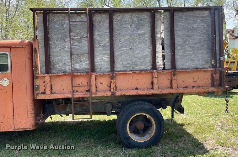 image for item MS9751 1982 Chevrolet C60  dump truck