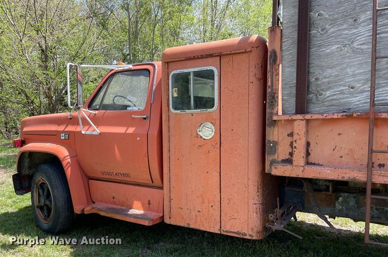 image for item MS9751 1982 Chevrolet C60  dump truck