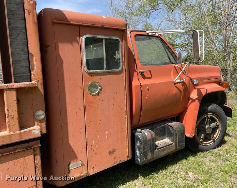 image for item MS9751 1982 Chevrolet C60  dump truck