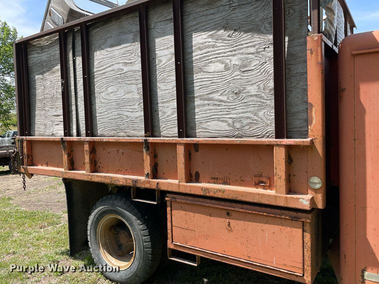 image for item MS9751 1982 Chevrolet C60  dump truck