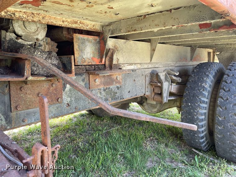 image for item MS9751 1982 Chevrolet C60  dump truck