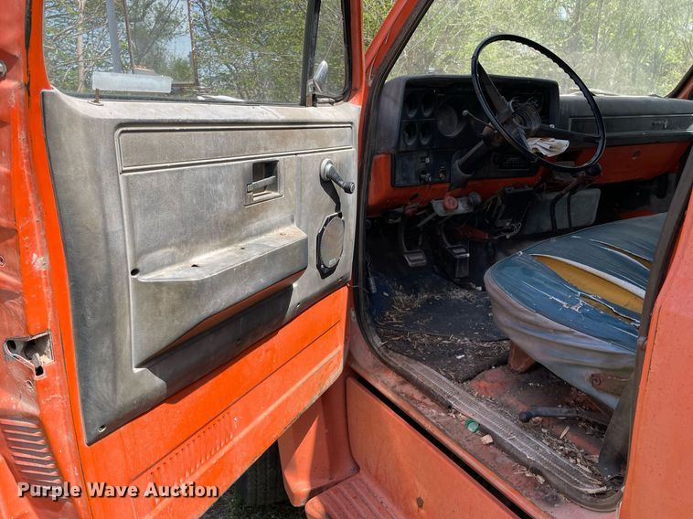 image for item MS9751 1982 Chevrolet C60  dump truck