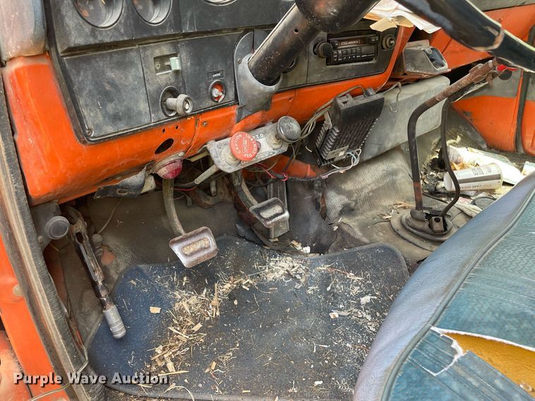 image for item MS9751 1982 Chevrolet C60  dump truck