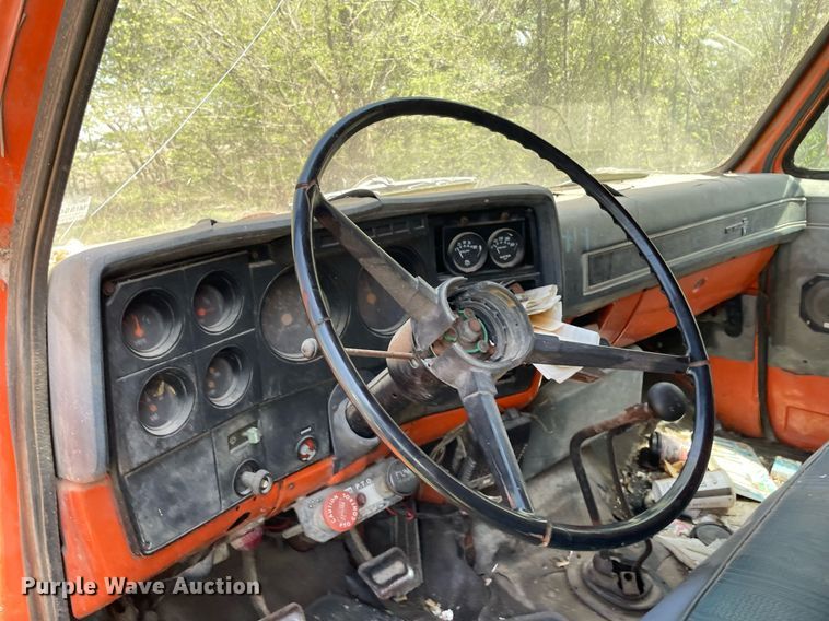 image for item MS9751 1982 Chevrolet C60  dump truck