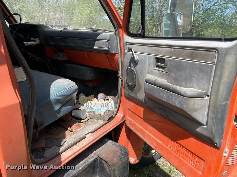 image for item MS9751 1982 Chevrolet C60  dump truck