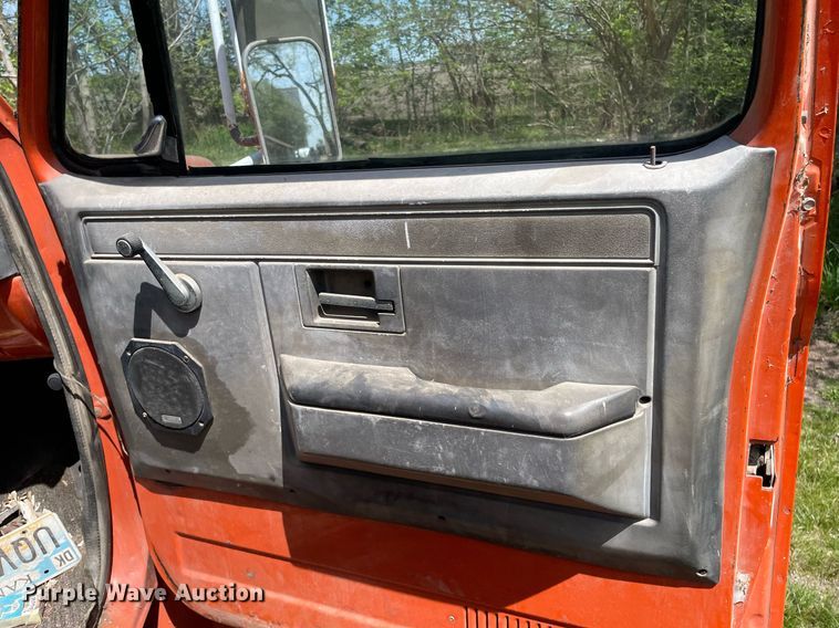 image for item MS9751 1982 Chevrolet C60  dump truck