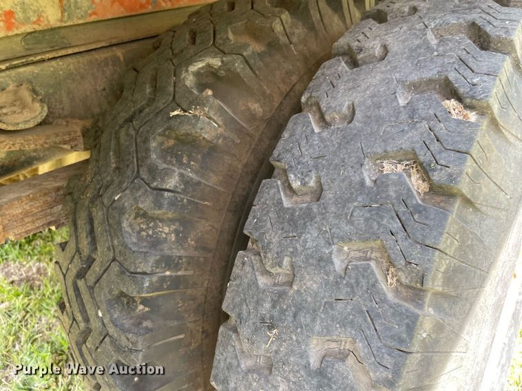 image for item MS9751 1982 Chevrolet C60  dump truck