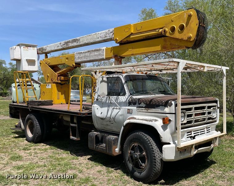 image for item MS9753 1987 GMC C7000  bucket truck
