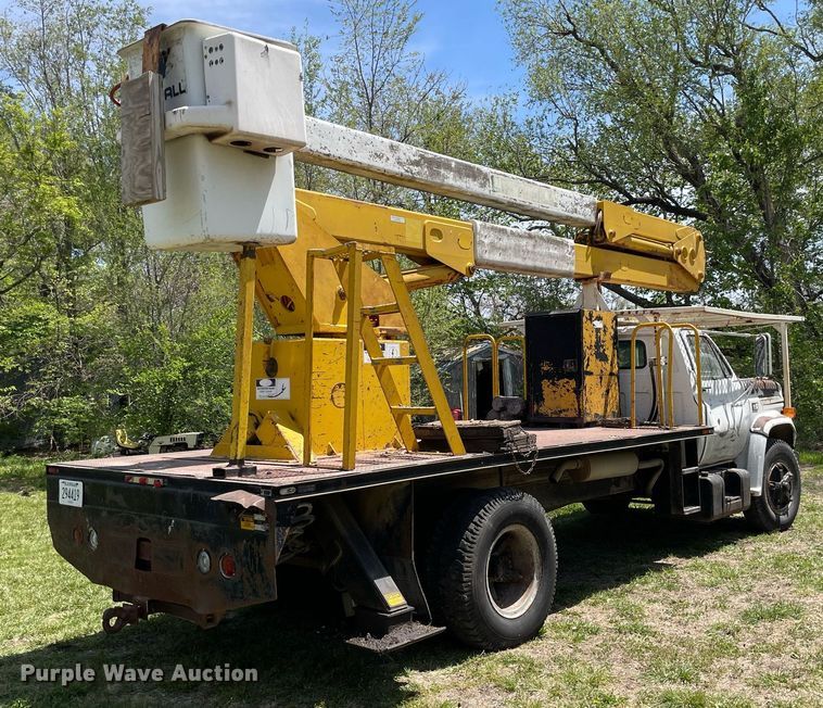 image for item MS9753 1987 GMC C7000  bucket truck