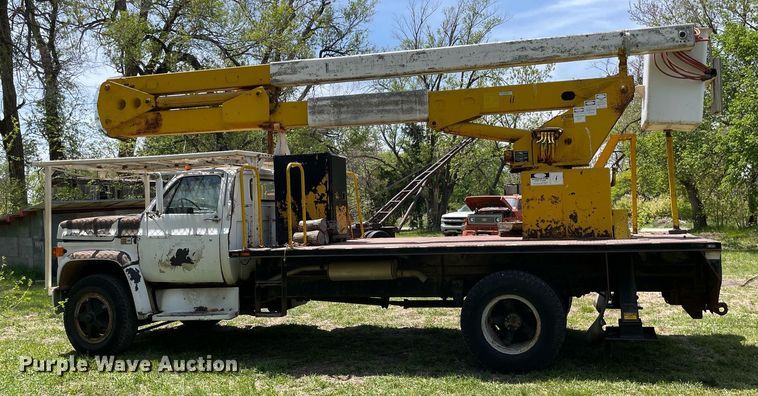 image for item MS9753 1987 GMC C7000  bucket truck