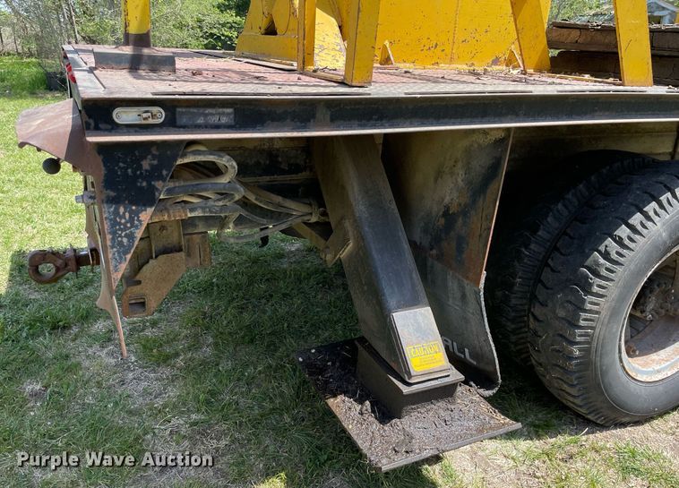 image for item MS9753 1987 GMC C7000  bucket truck