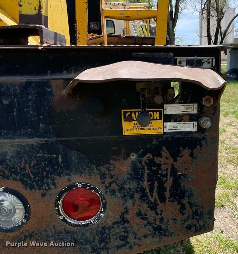 image for item MS9753 1987 GMC C7000  bucket truck