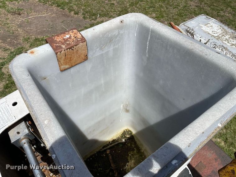 image for item MS9753 1987 GMC C7000  bucket truck