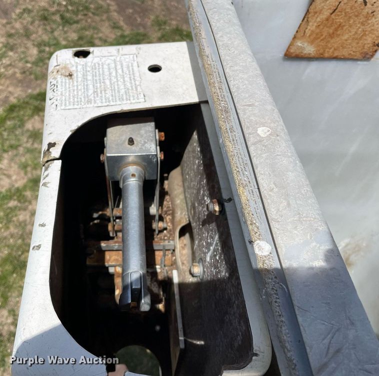 image for item MS9753 1987 GMC C7000  bucket truck