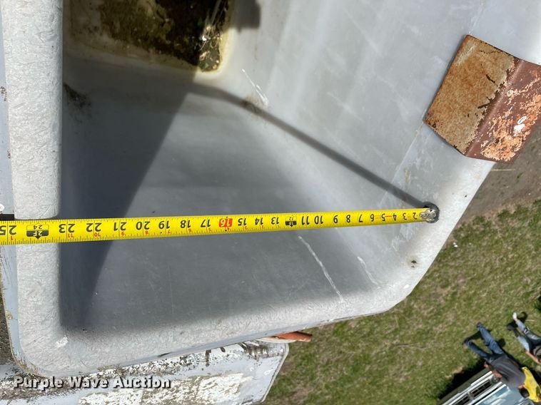 image for item MS9753 1987 GMC C7000  bucket truck