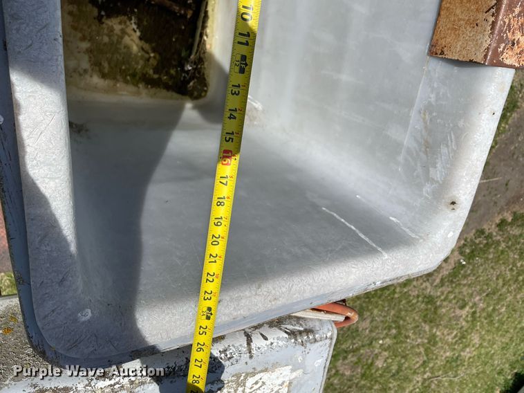 image for item MS9753 1987 GMC C7000  bucket truck