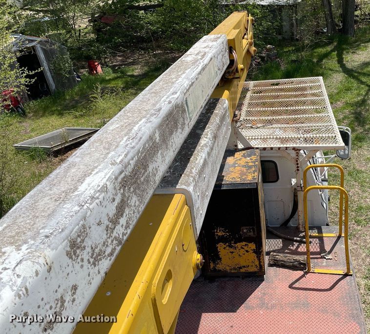 image for item MS9753 1987 GMC C7000  bucket truck