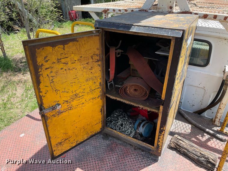 image for item MS9753 1987 GMC C7000  bucket truck