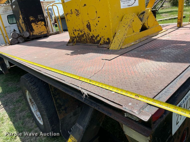 image for item MS9753 1987 GMC C7000  bucket truck