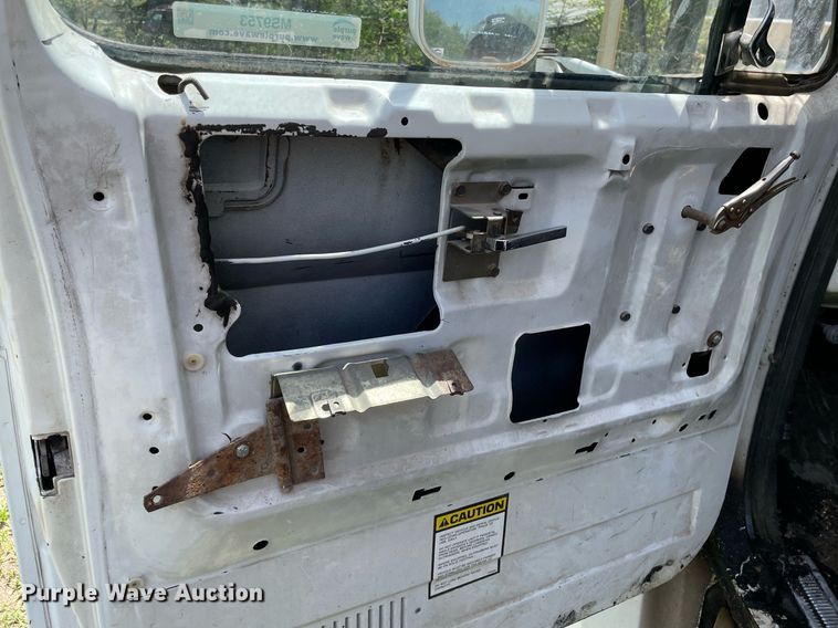 image for item MS9753 1987 GMC C7000  bucket truck