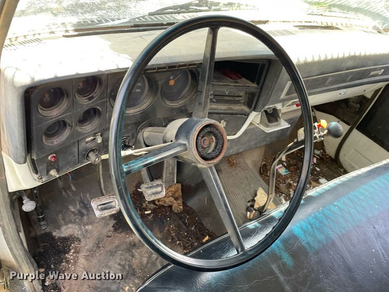 image for item MS9753 1987 GMC C7000  bucket truck