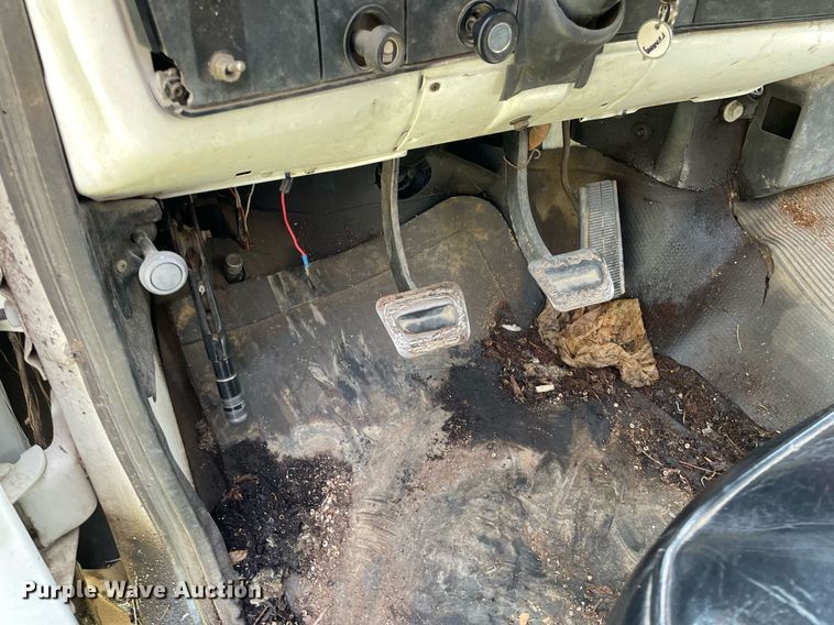 image for item MS9753 1987 GMC C7000  bucket truck