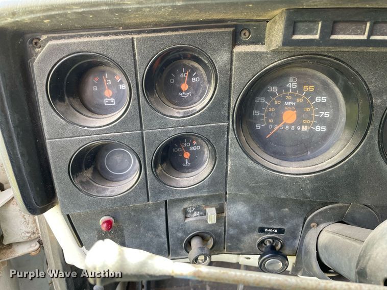 image for item MS9753 1987 GMC C7000  bucket truck