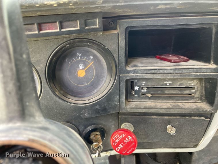 image for item MS9753 1987 GMC C7000  bucket truck