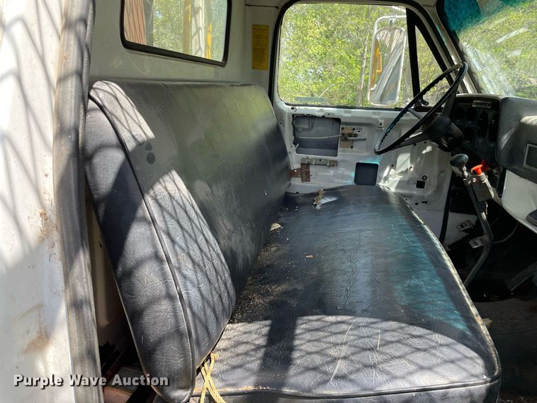 image for item MS9753 1987 GMC C7000  bucket truck