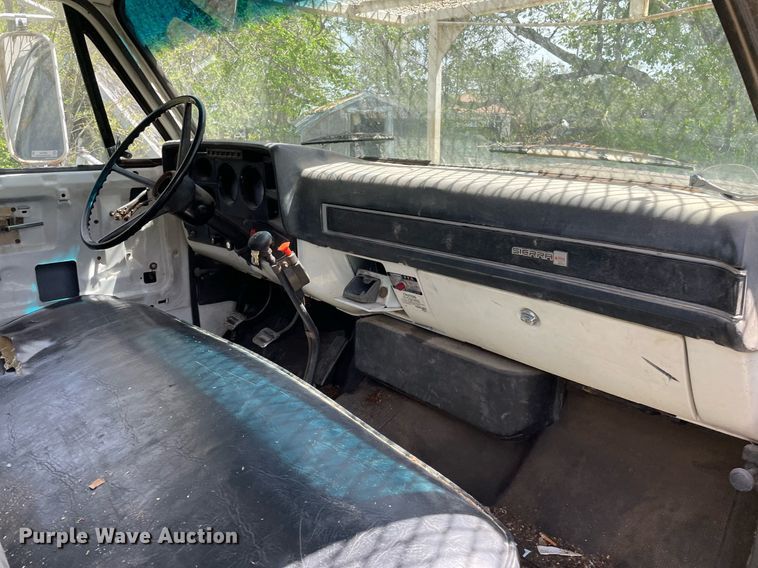 image for item MS9753 1987 GMC C7000  bucket truck