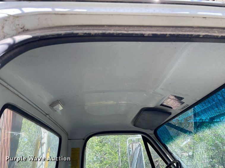 image for item MS9753 1987 GMC C7000  bucket truck