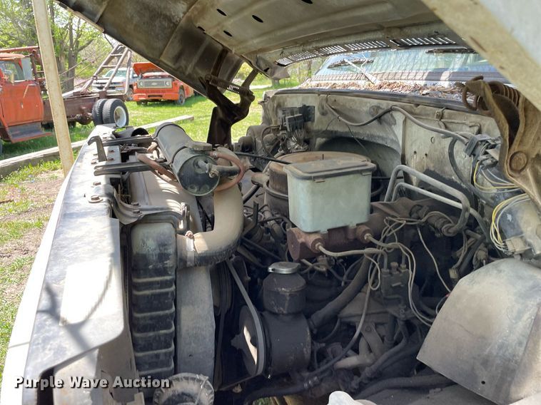 image for item MS9753 1987 GMC C7000  bucket truck