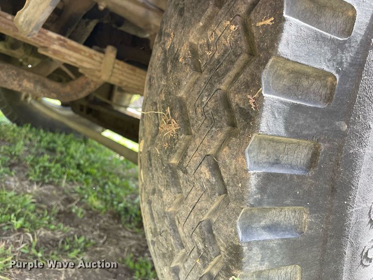 image for item MS9753 1987 GMC C7000  bucket truck