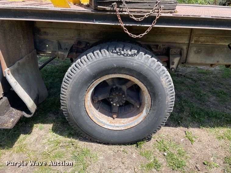 image for item MS9753 1987 GMC C7000  bucket truck