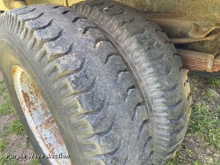 image for item MS9753 1987 GMC C7000  bucket truck