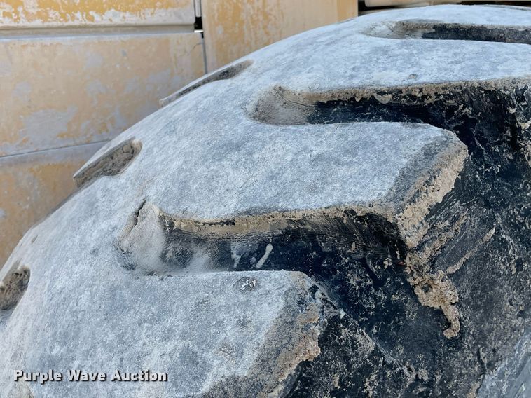 image for item MS9756 1993 John Deere 644G  wheel loader