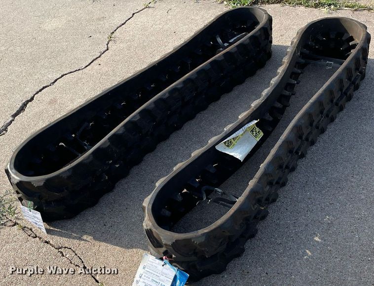 image for item MS9761 (2) Camoplast SD 7"W rubber tracks