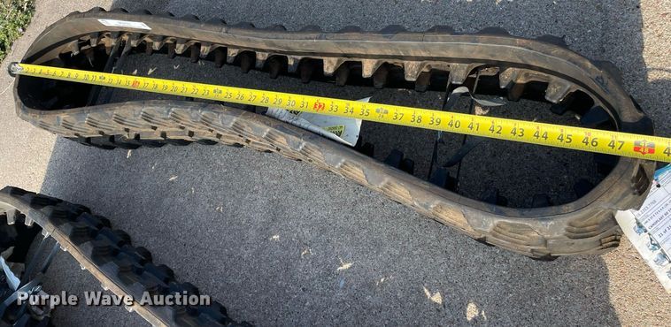 image for item MS9761 (2) Camoplast SD 7"W rubber tracks