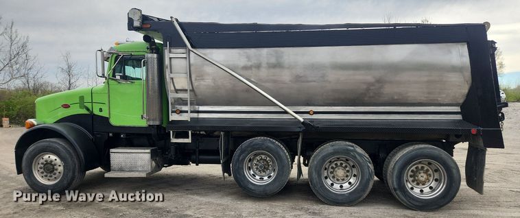 image for item MW9646 2004 Peterbilt 357  dump truck