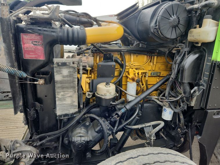 image for item MW9646 2004 Peterbilt 357  dump truck